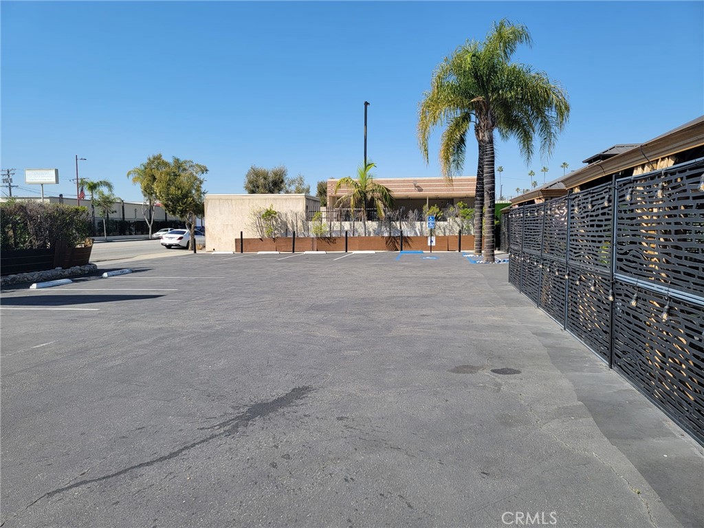 6430 San Fernando Road