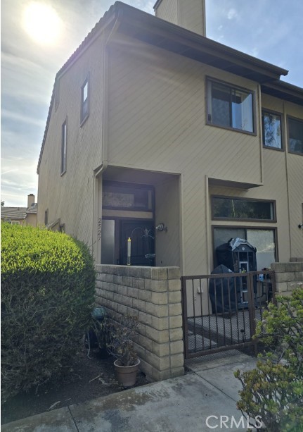2527 WOODLANDS Way
