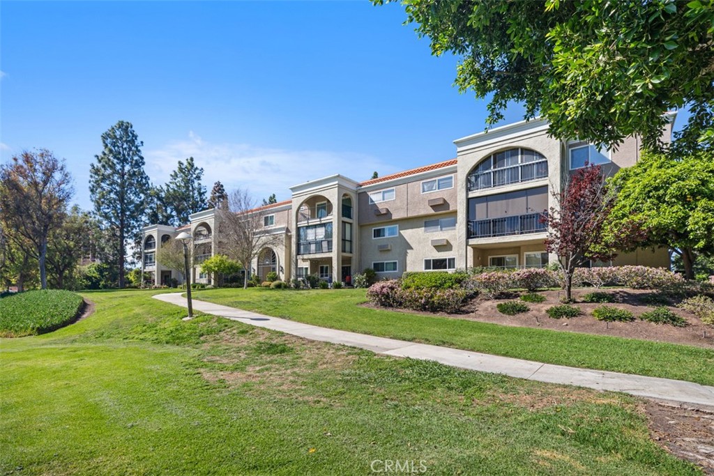 5517 Paseo Del Lago E 1C