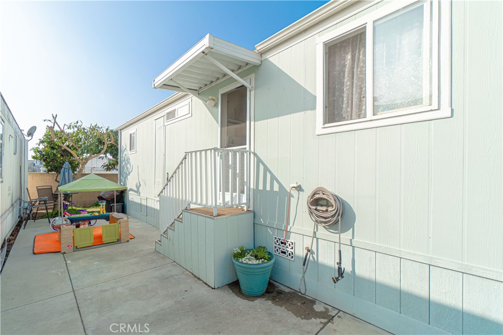 2436 W Lomita Blvd. 6