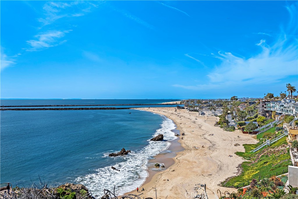 Corona del Mar South of PCH (CDMS) - Residential