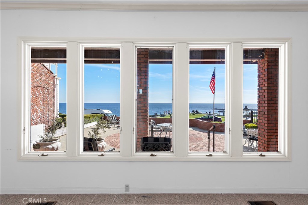 Corona del Mar South of PCH (CDMS) - Residential