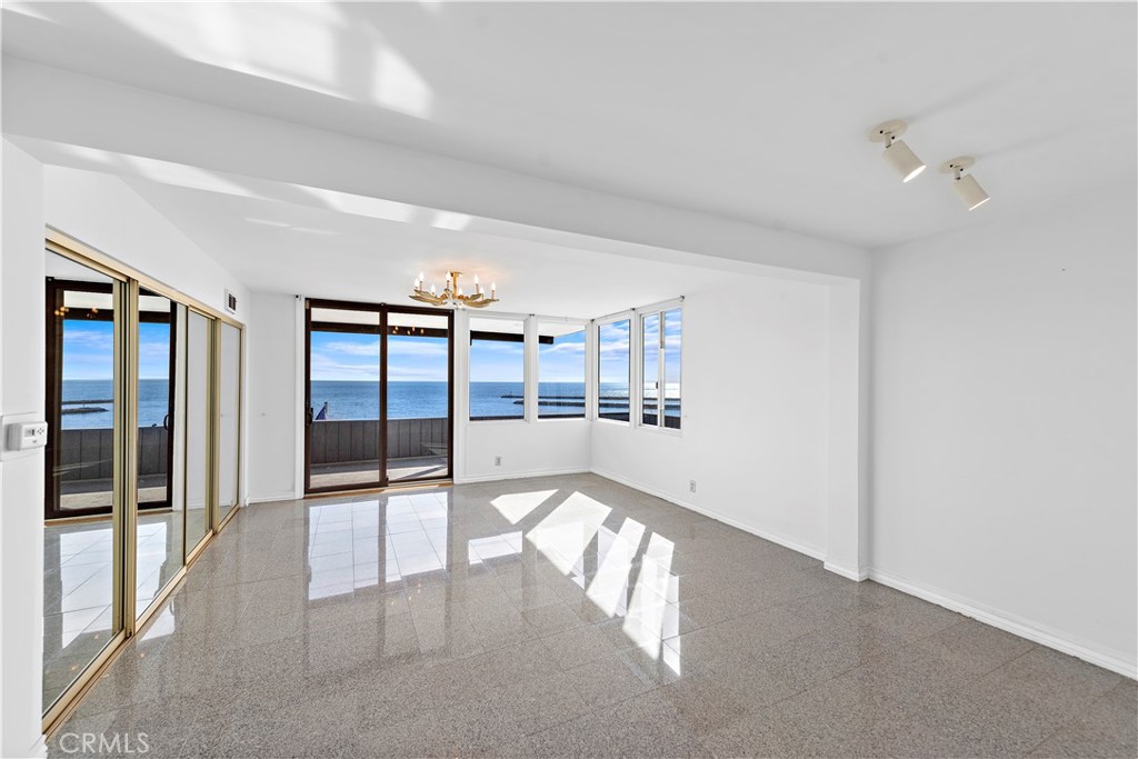 Corona del Mar South of PCH (CDMS) - Residential