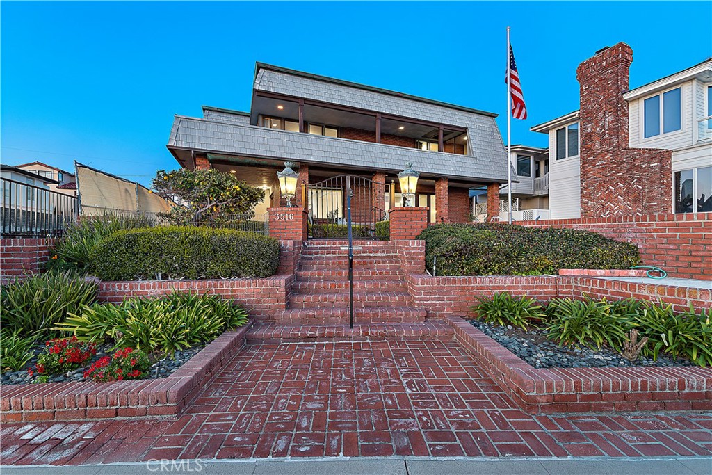 Corona del Mar South of PCH (CDMS) - Residential