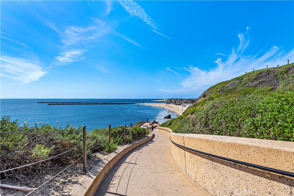 Corona del Mar South of PCH (CDMS) - Residential