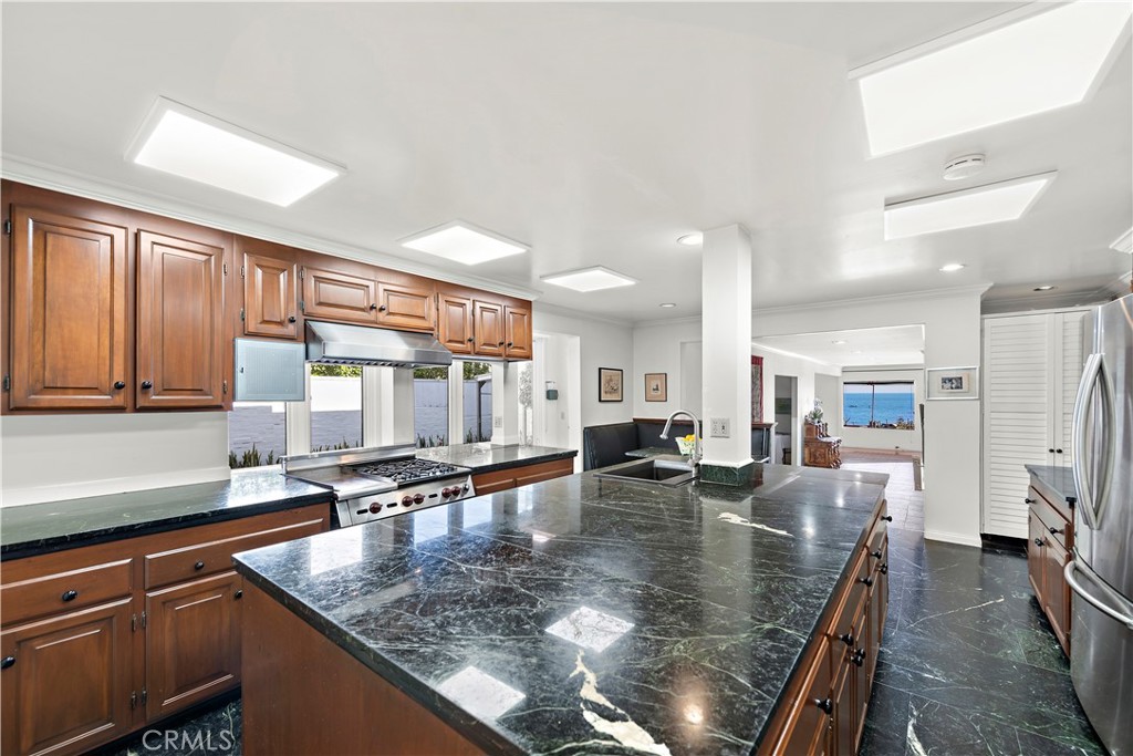 Corona del Mar South of PCH (CDMS) - Residential