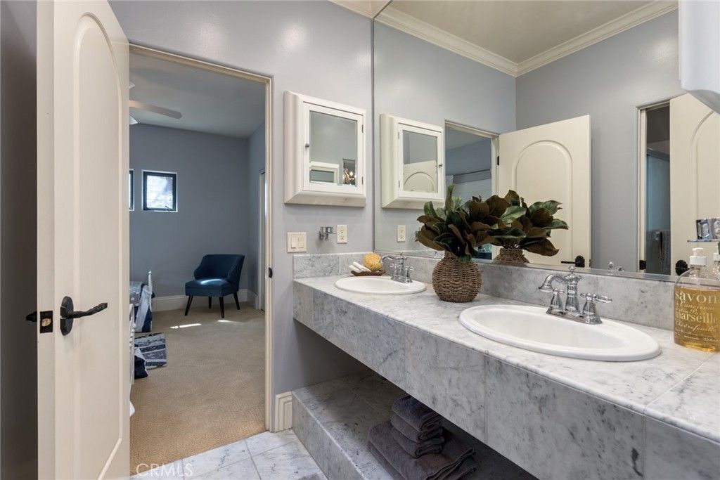 listing image 130721849204453926543