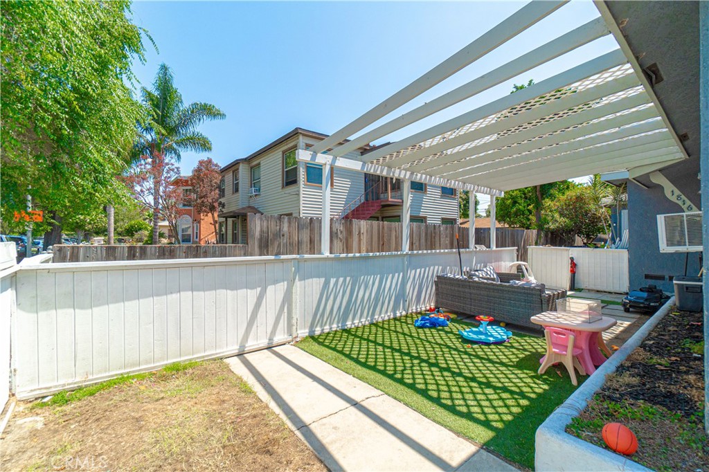 1816 Oregon Avenue