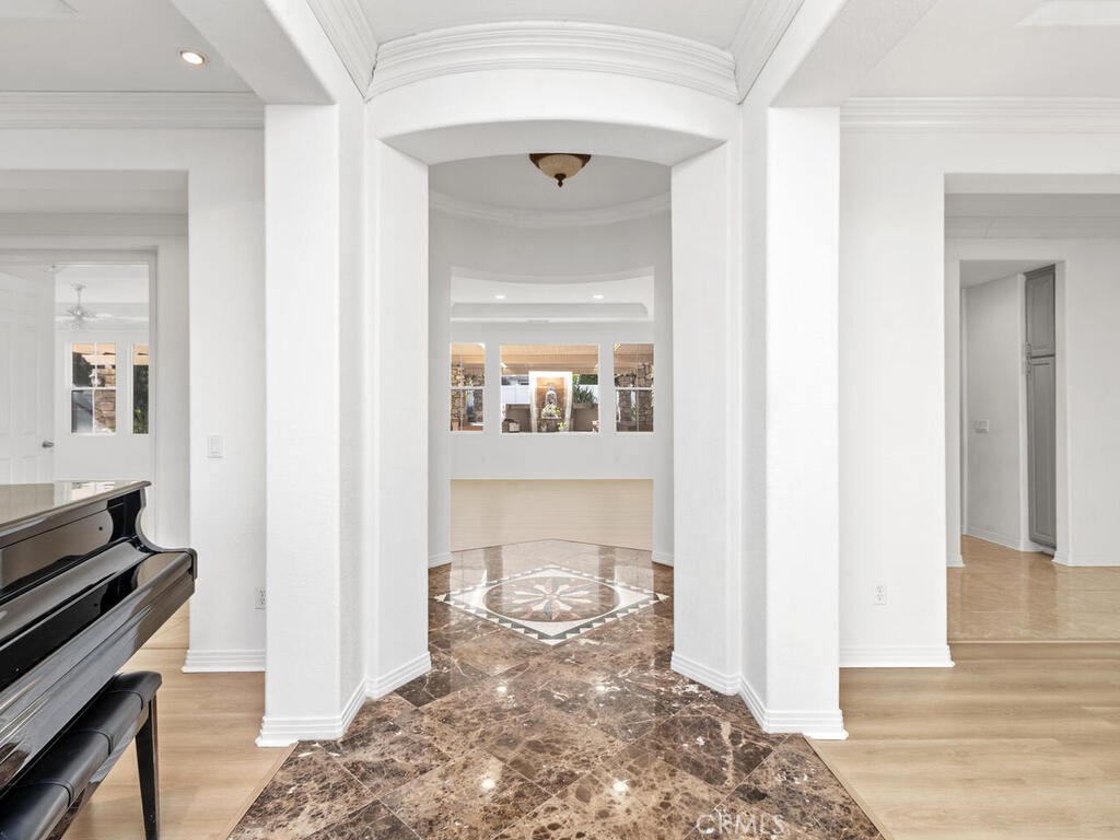 43097 Calle Camellia