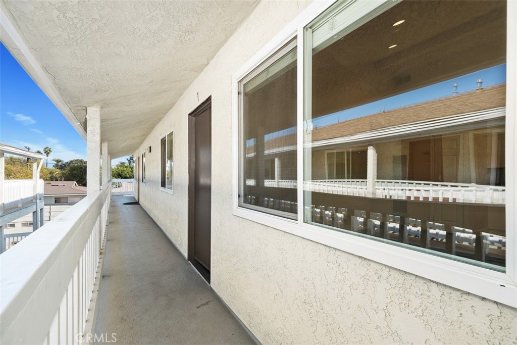 1140 Molino Avenue 7