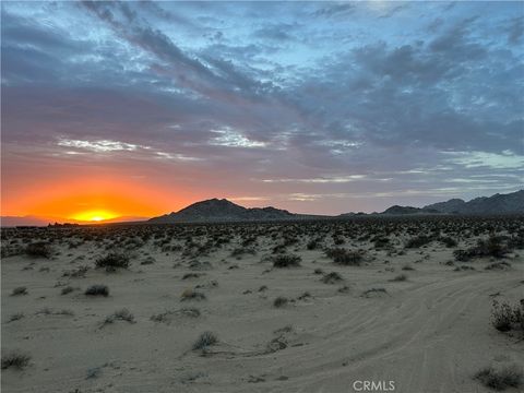Photo of 0 E. End Street, Lucerne Valley, CA 92356 (MLS # HD23151096) Photo of 0 E. End Street, Lucerne Valley, CA 92356 (MLS # HD23151096)