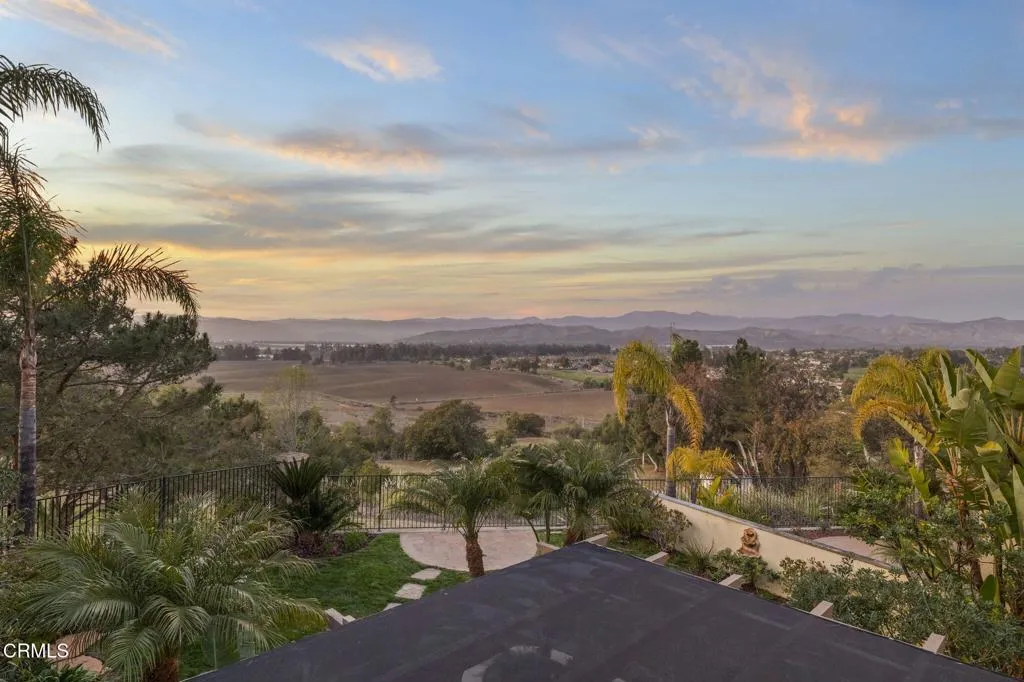 Camarillo, California 93010, United States, 4 Bedrooms Bedrooms, ,3 BathroomsBathrooms,Residential,Active,1171