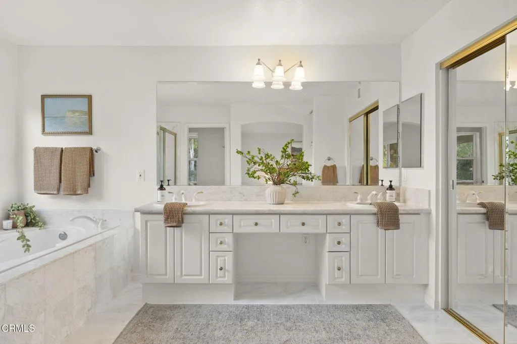 Camarillo, California 93010, United States, 4 Bedrooms Bedrooms, ,3 BathroomsBathrooms,Residential,Active,1171