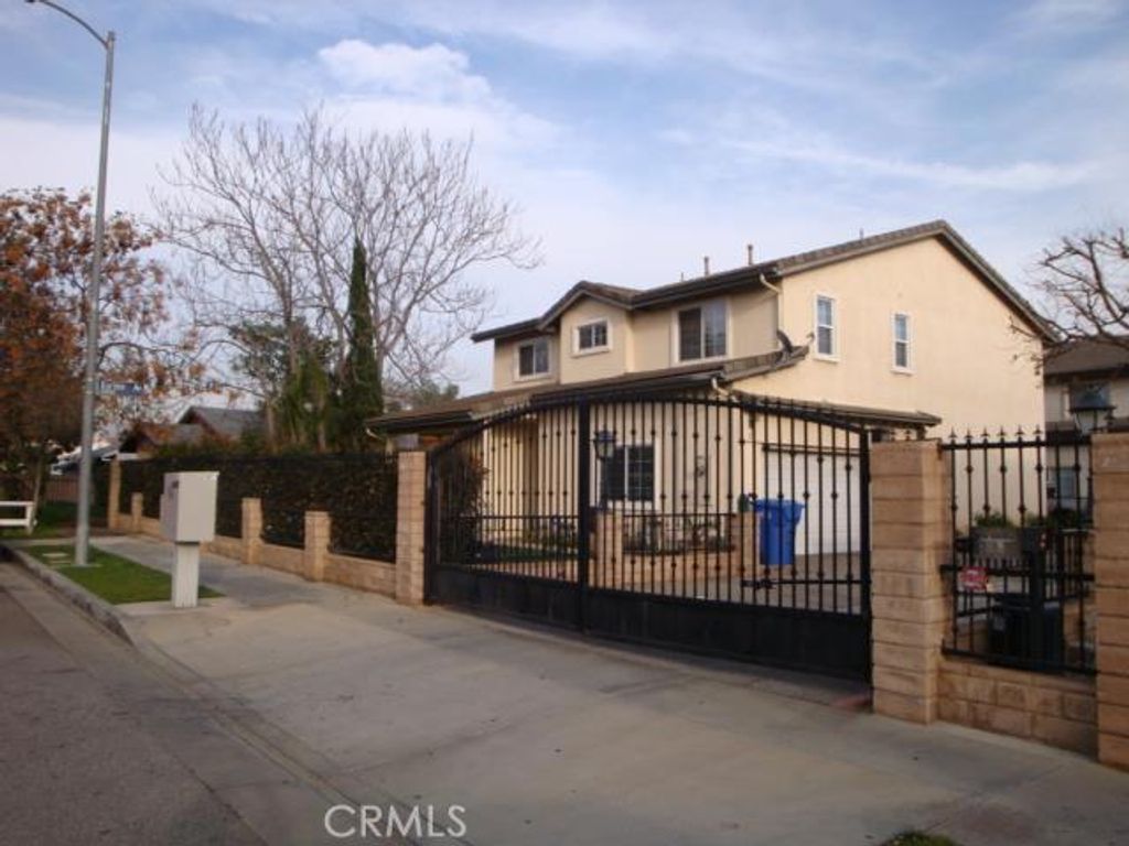 listing image 130725770921335631774