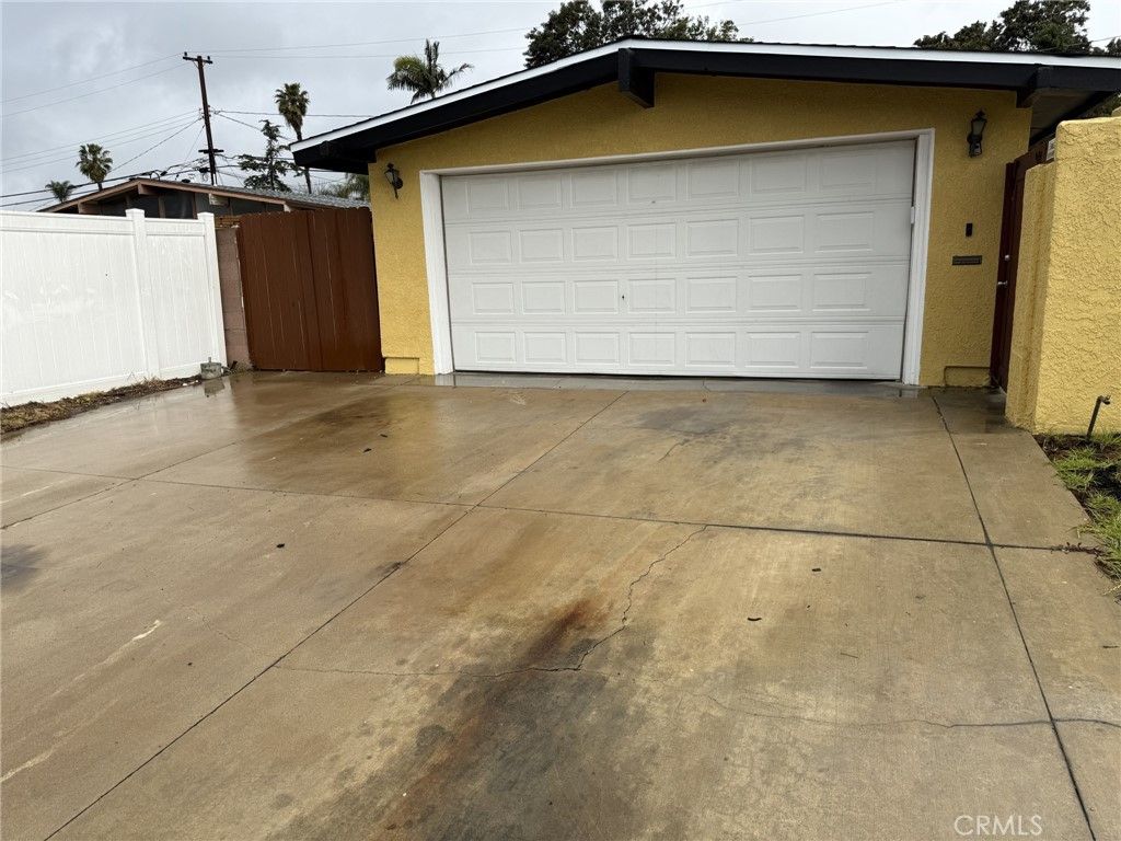 listing image 0
