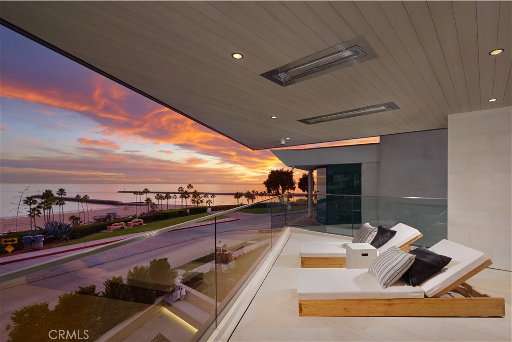 Corona del Mar South of PCH (CDMS) - Residential