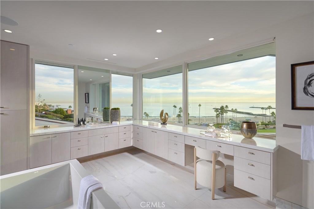 Corona del Mar South of PCH (CDMS) - Residential