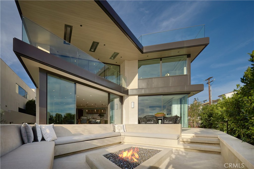 Corona del Mar South of PCH (CDMS) - Residential