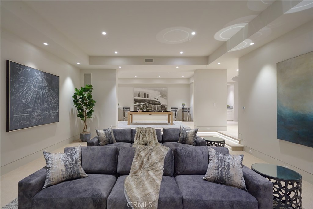 Corona del Mar South of PCH (CDMS) - Residential