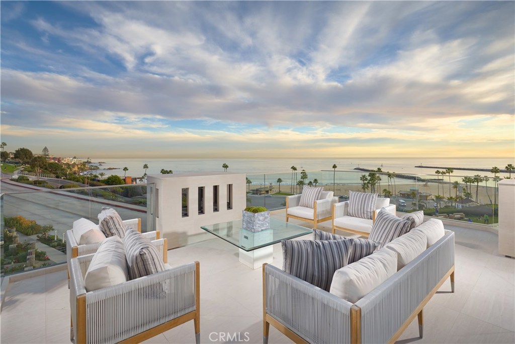 Corona del Mar South of PCH (CDMS) - Residential