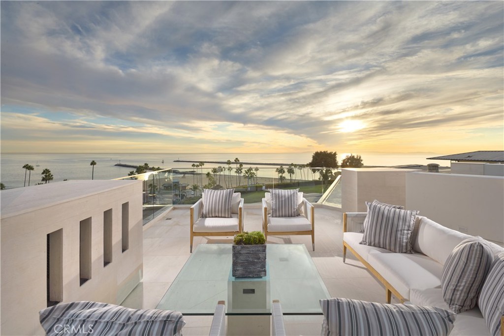 Corona del Mar South of PCH (CDMS) - Residential