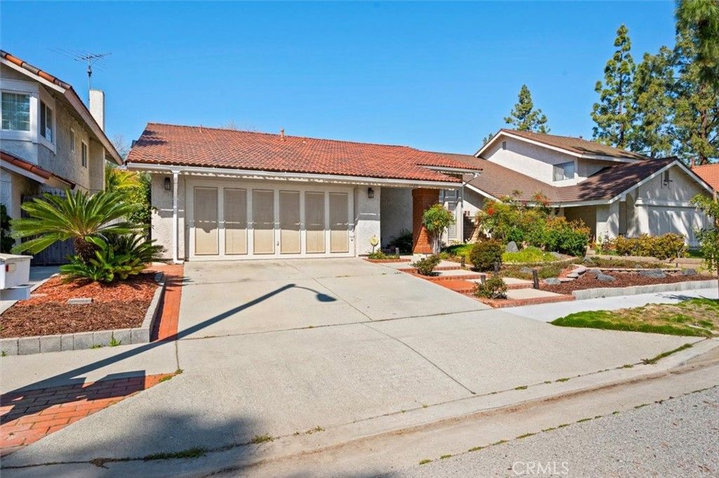 listing image 130723322269858756477
