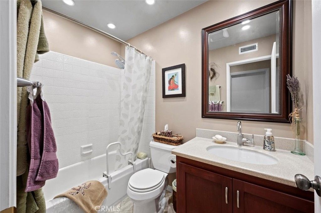 listing image 130723903825392299738