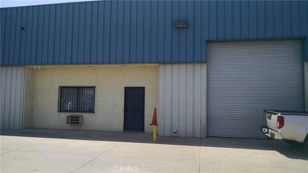 Located in San Jaincto Industrial Park offering gated access, dumpsters, mailboxes, signage and an abundance of parking. Industrial condo with 2500 sq. ft. total. Office portion is approximately 400 sq. ft. with two bath rooms, one including a shower. This could be used for Light manufacturing, warehouse/storage, automotive, woodworking and much more. This is an association with a monthly fee of $130.00/mo. which includes water, trash, sewer, and roof maintenance.