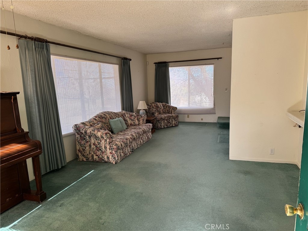 9432 Mountain Road