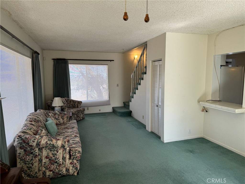 9432 Mountain Road