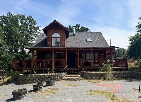 A home in Ahwahnee