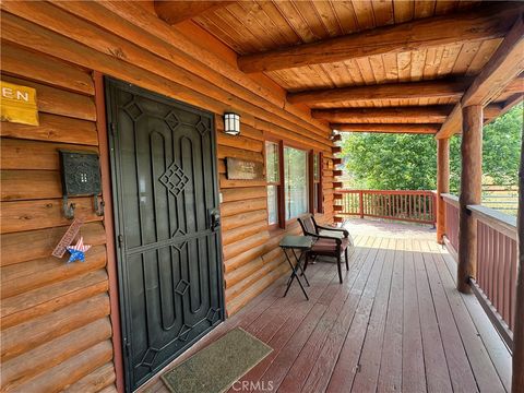 A home in Ahwahnee