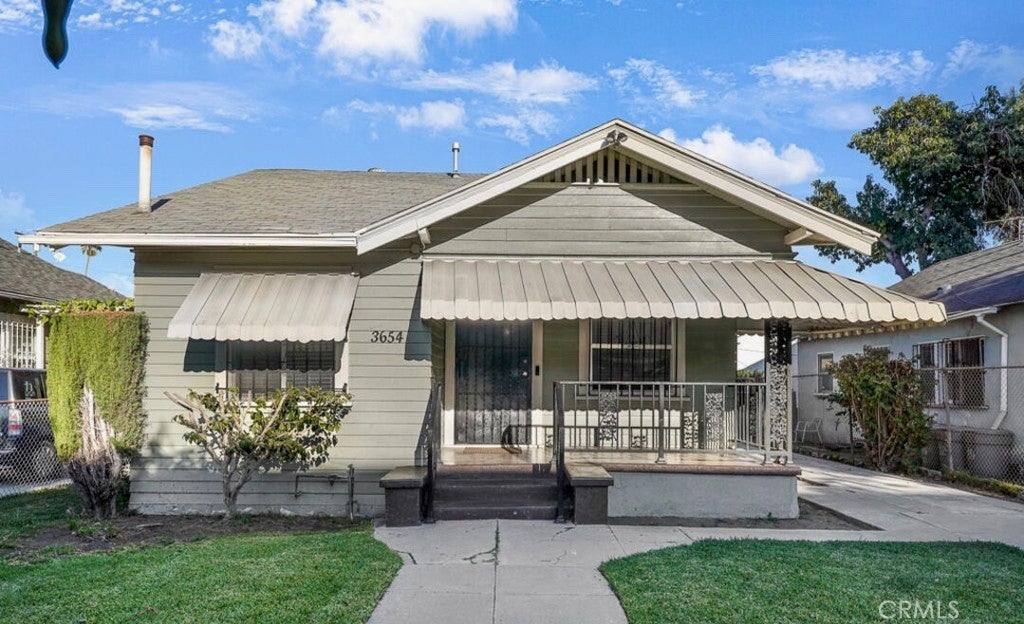 3654 7th Avenue, Los Angeles CA 90018