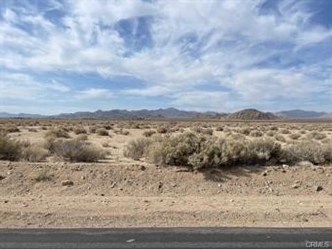 Photo of 0 Dallas Avenue, Lucerne Valley, CA 92356 (MLS # SW25054489)