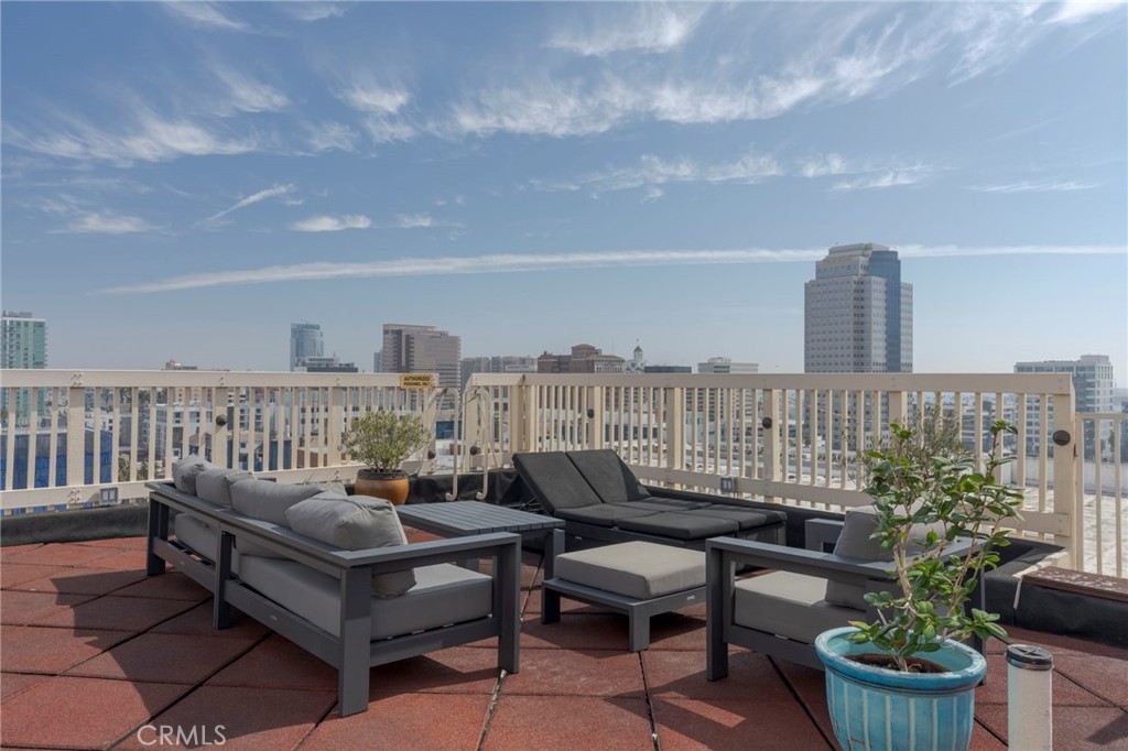 315 W 3rd Street 506