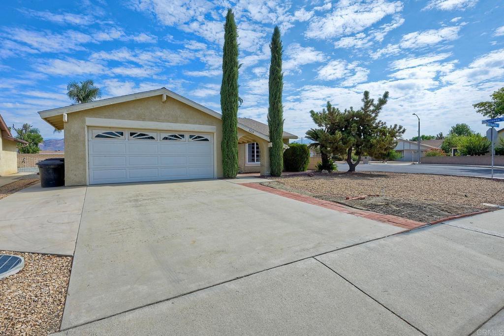 2219 El Rancho Circle