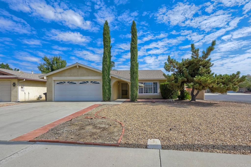 2219 El Rancho Circle