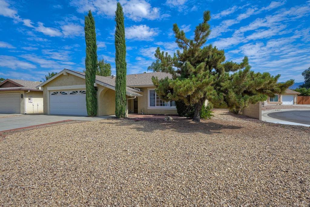 2219 El Rancho Circle