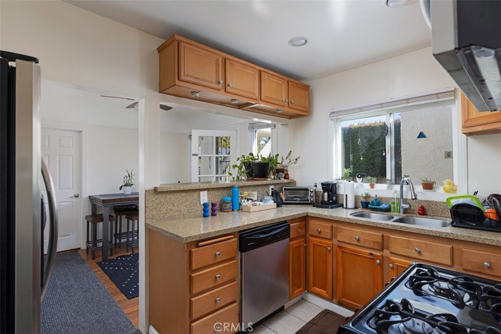 216 w 23rd street