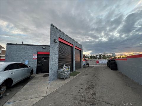 Photo of 1129 S Lemon Street, Anaheim, CA 92805 (MLS # PW23180709)