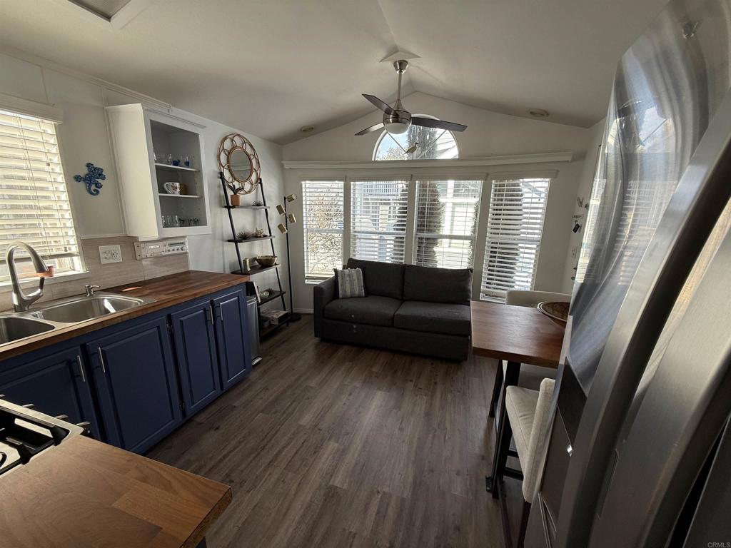 1624 N Coast Highway 101 6