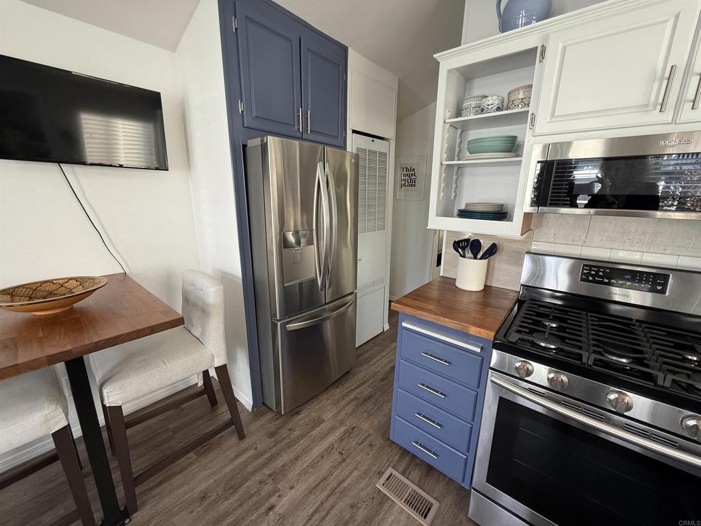 1624 N Coast Highway 101 6