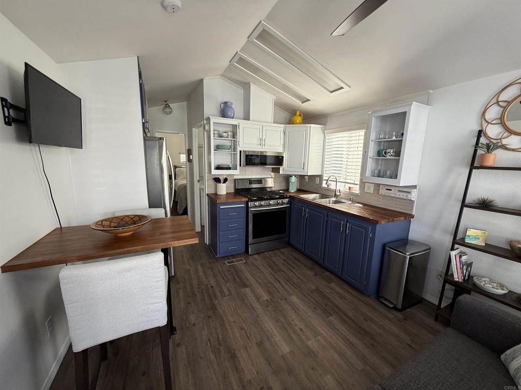 1624 N Coast Highway 101 6