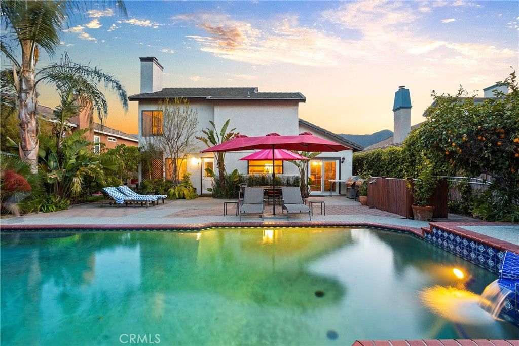 listing image 130722950741400704375