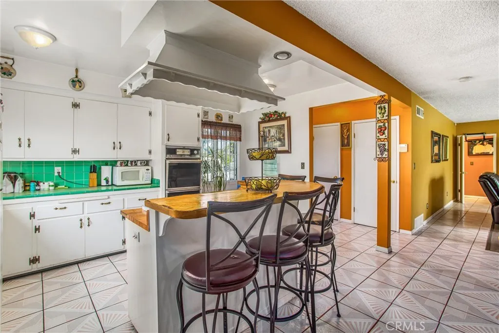 Fontana, California 92335, United States, 3 Bedrooms Bedrooms, ,2 BathroomsBathrooms,Residential,Active,49047