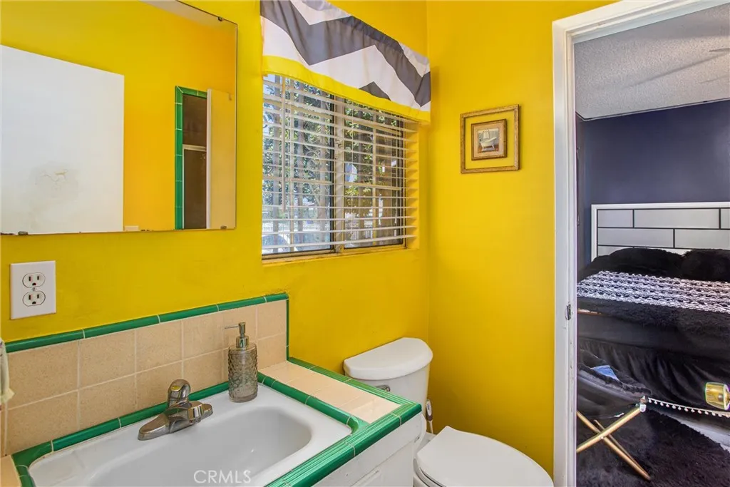 Fontana, California 92335, United States, 3 Bedrooms Bedrooms, ,2 BathroomsBathrooms,Residential,Active,49047