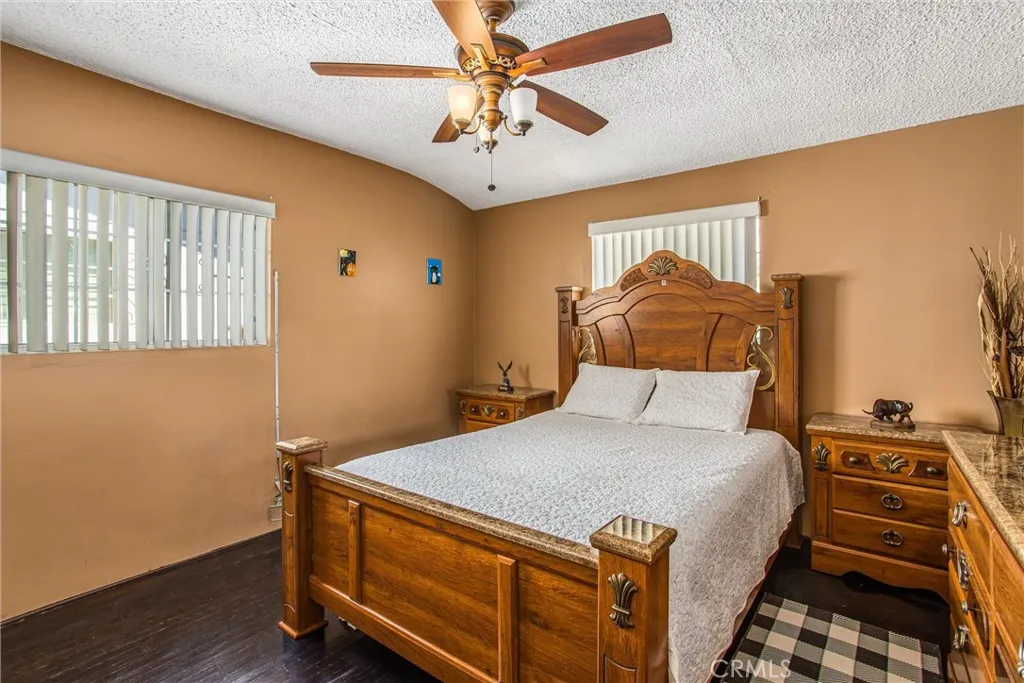 Fontana, California 92335, United States, 3 Bedrooms Bedrooms, ,2 BathroomsBathrooms,Residential,Active,49047