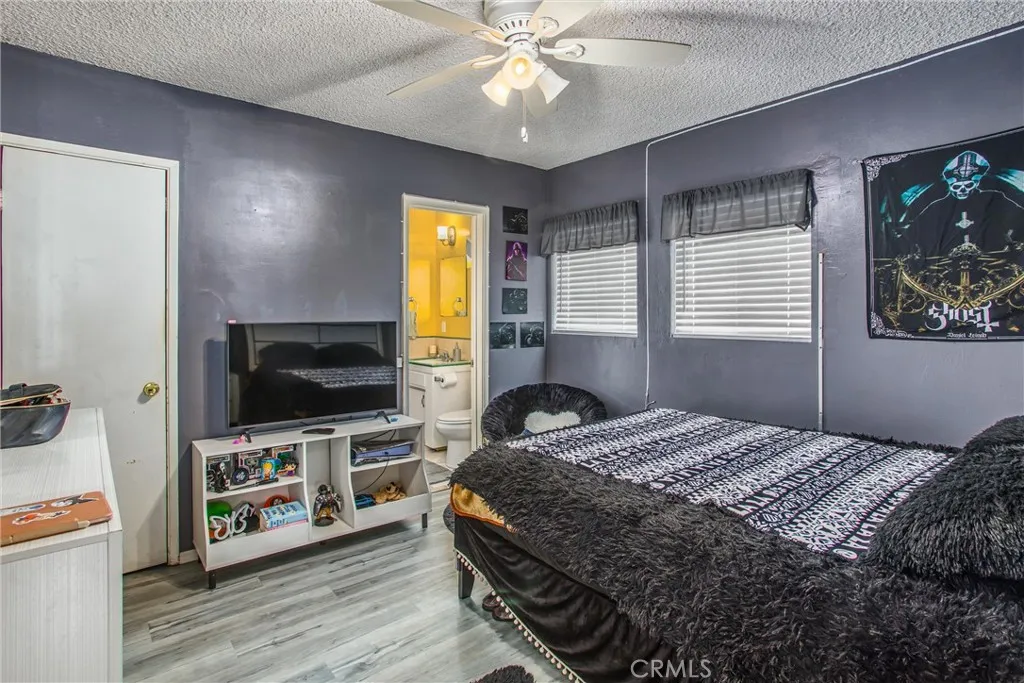 Fontana, California 92335, United States, 3 Bedrooms Bedrooms, ,2 BathroomsBathrooms,Residential,Active,49047