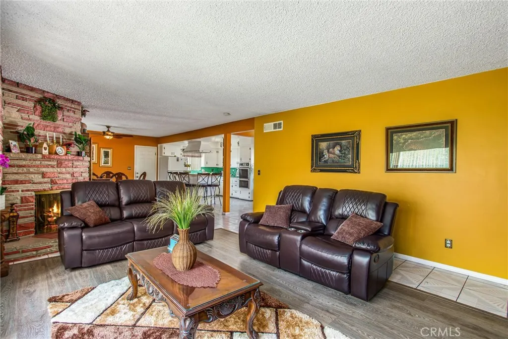 Fontana, California 92335, United States, 3 Bedrooms Bedrooms, ,2 BathroomsBathrooms,Residential,Active,49047