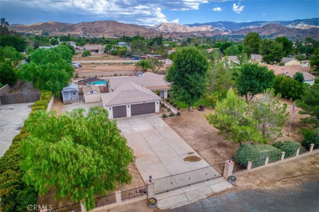 listing image 130725740612360825076